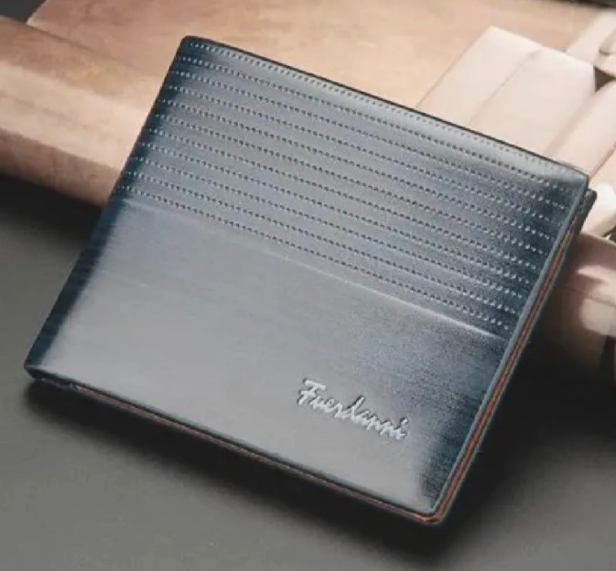 Leather Men’s Wallet – Slim & Stylish